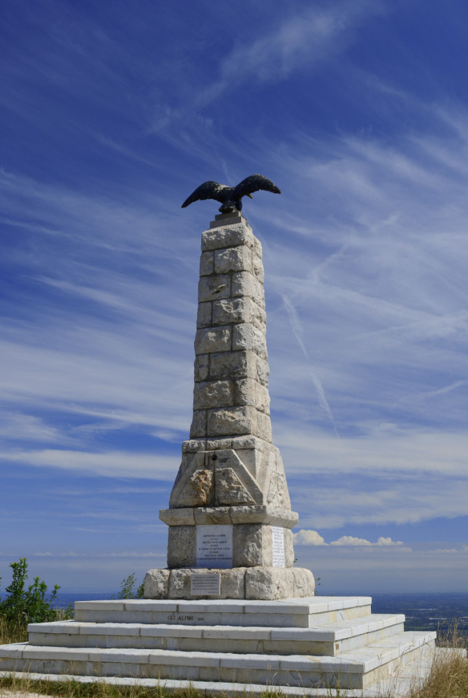 Monumento ai caduti Col Alt